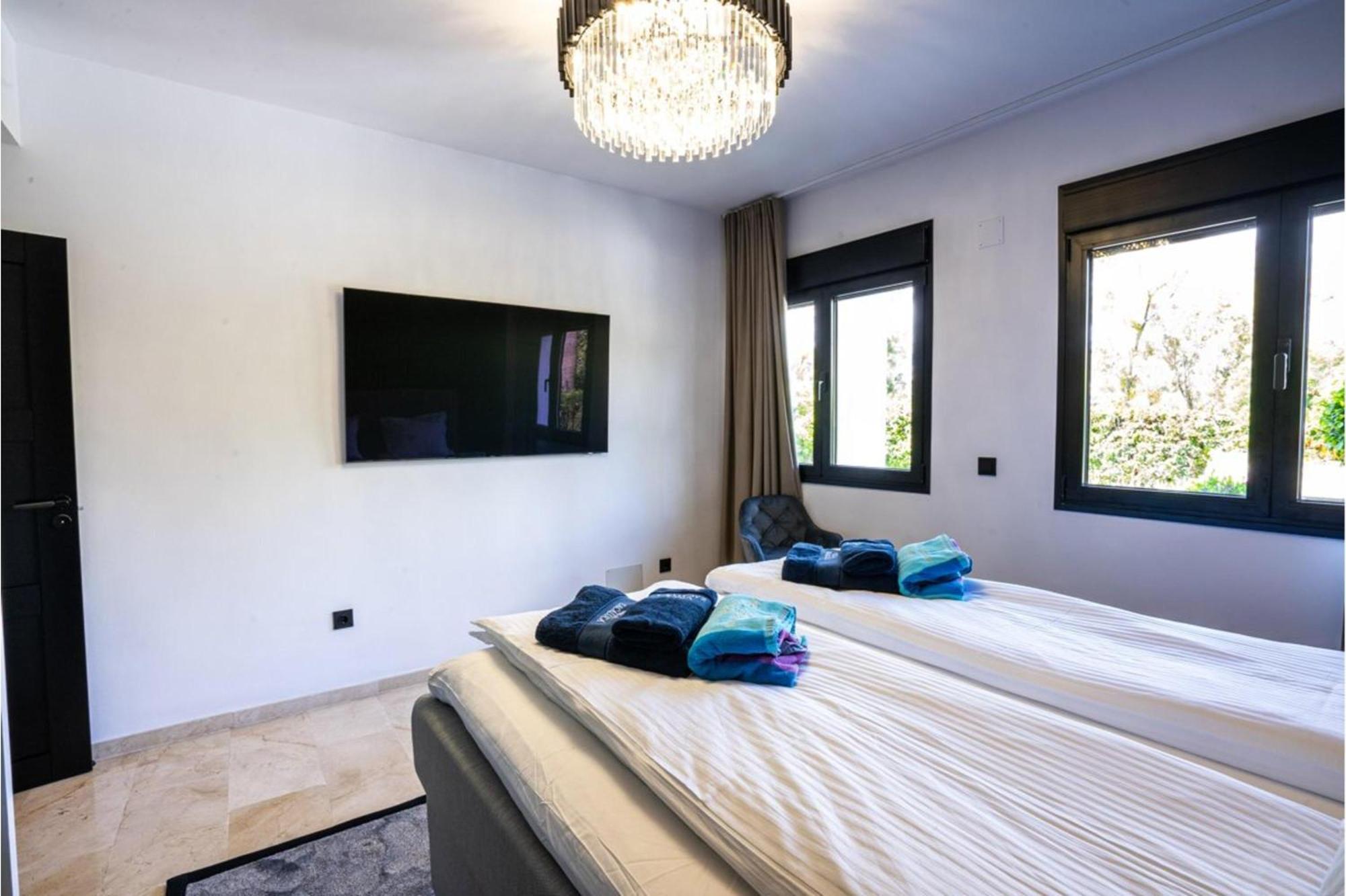 Villa New Zacaluca Pool Sauna & Gym - Happy Rentals Marbella Luaran gambar